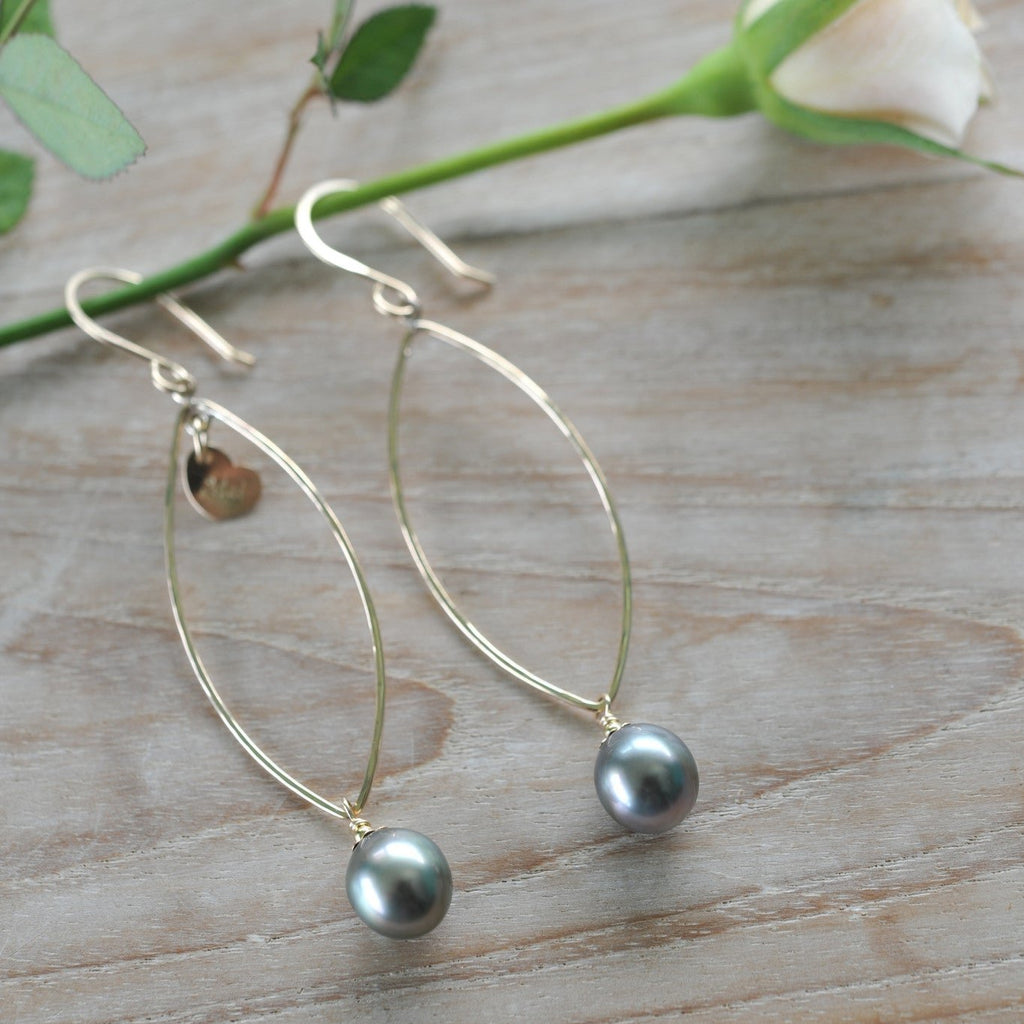 leaf-shape-pearl-earrings